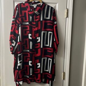 ❤️🩶🤍🖤Avenue BOLD Red, Gray, White and Black Patterned Blouse‼️❤️🩶🤍🖤
